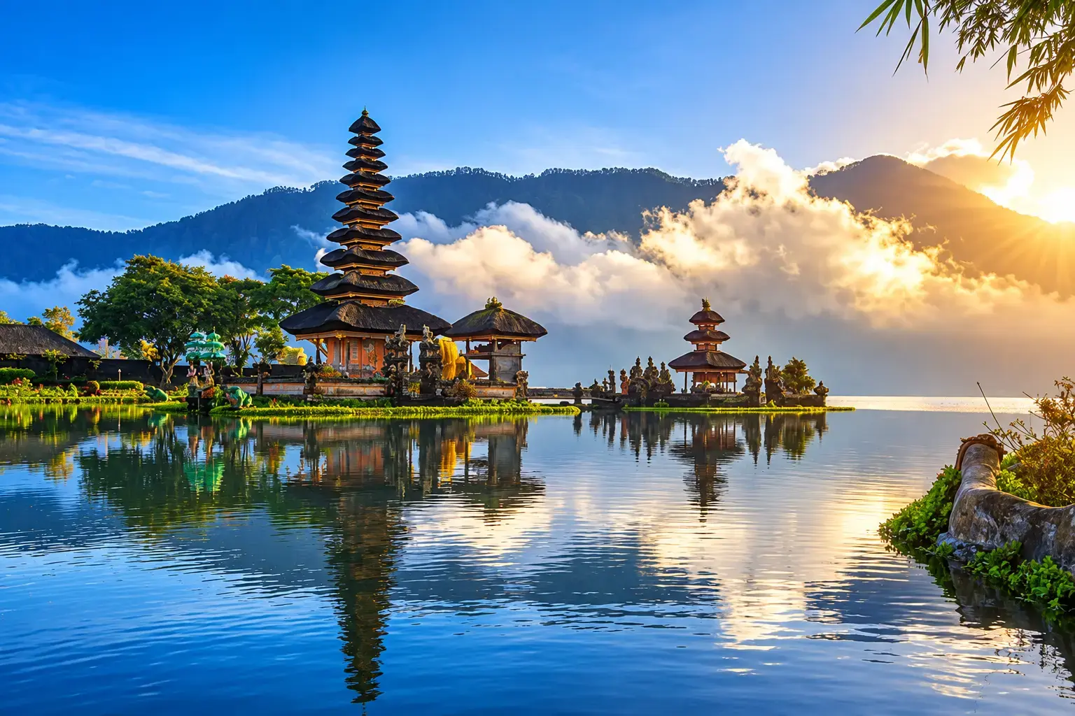 Templo Pura Ulun Danu Bratan junto al lago, Bali